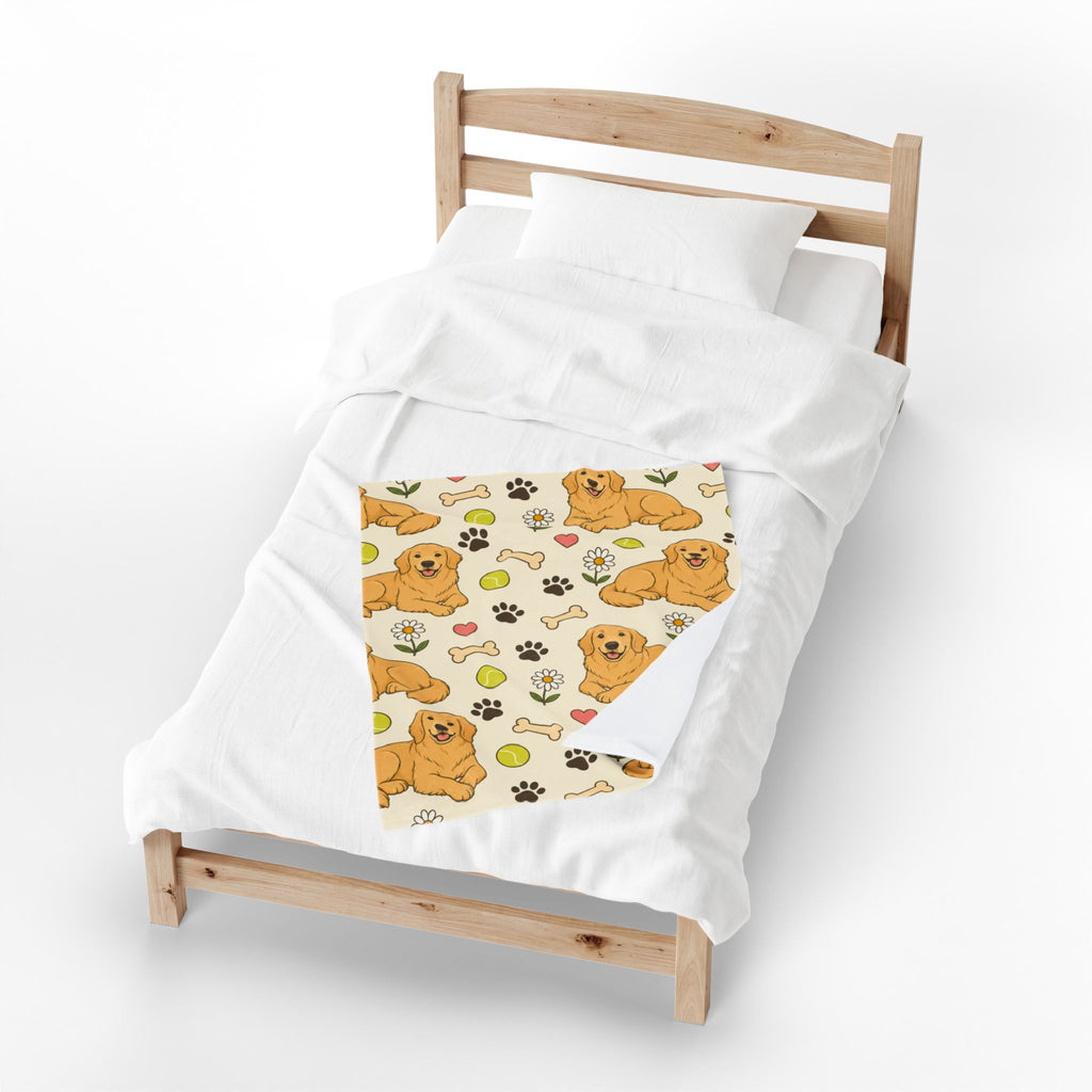 Golden Retriever Pattern Velveteen Plush Blanket — Cute Dog, Paw & Toy Design